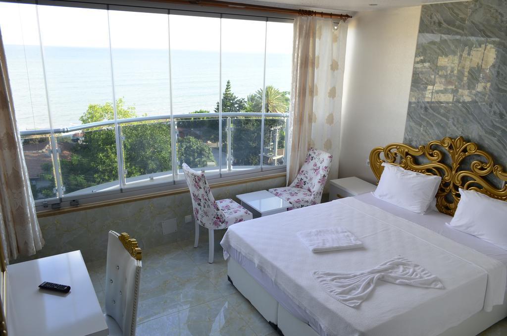 Alev Palace Otel Arsuz Quarto foto
