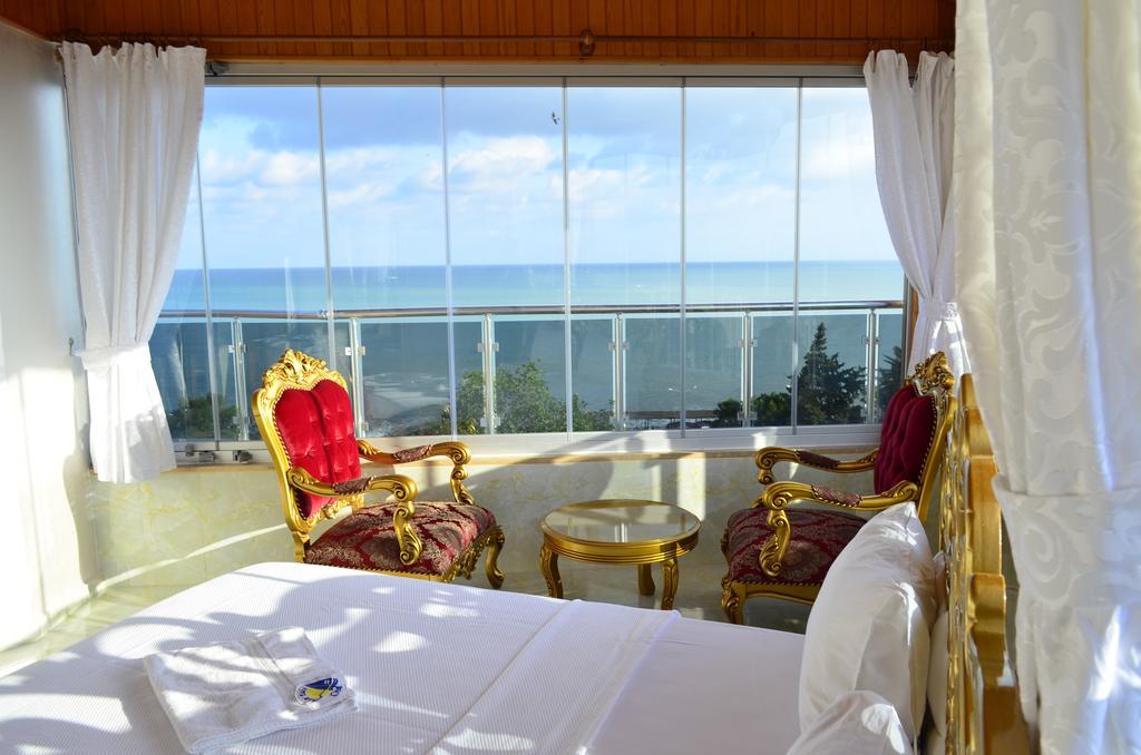 Alev Palace Otel Arsuz Quarto foto