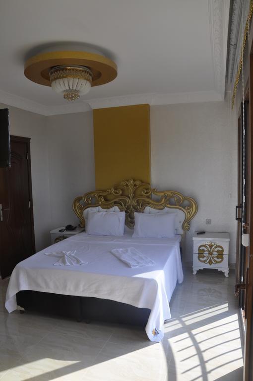 Alev Palace Otel Arsuz Quarto foto